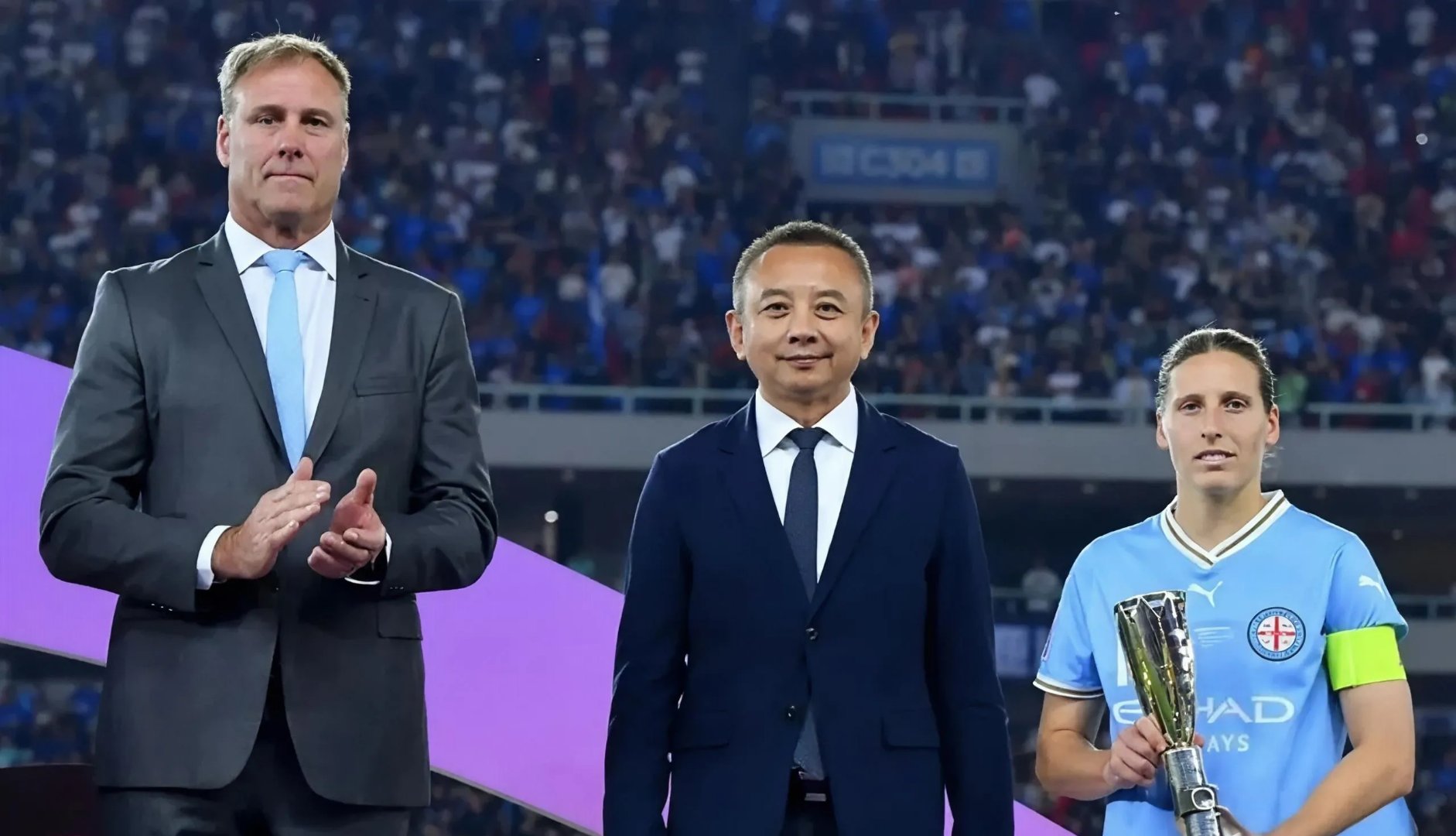 kaiyun官方 -包含埃因霍温迎法甲关键赛，今夜队长鼓劲，媒体盛赞，年轻球员得到机会的词条